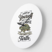 Grappige Schildpad Citaat Vintage Gravure Ontwerp  Grote Klok (Hoek)