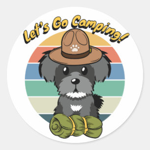 Grappige schnauzer hond wil gaan kamperen ronde sticker