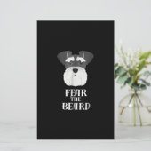 grappige schnauzer uit angst voor cadeau briefpapier (Staand voorkant)