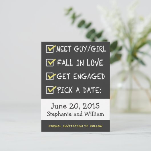 Grappige schoolbord checklist Sla de datum op Aankondigingskaart (Staand voorkant)