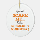 Grappige schouderoperatie herstel ‘schrik’ keramisch ornament (Links)
