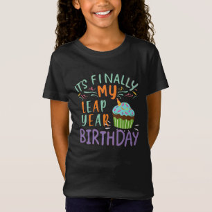 GRAPPIGE SCHRIKkelJAAR VERJAARDAG HET IS EIND ELIJ T-shirt
