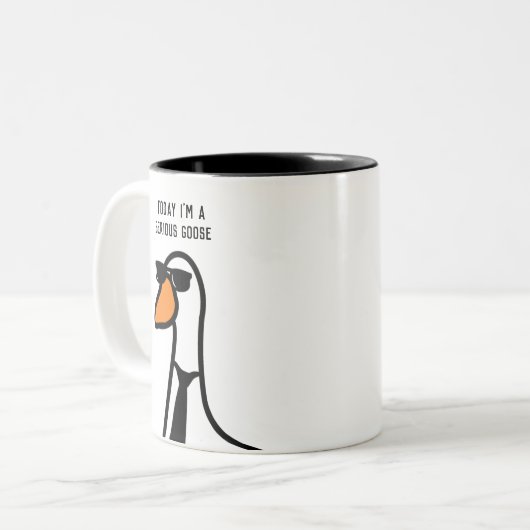 Grappige Serious Goose Coffee Mok (Voorkant links)