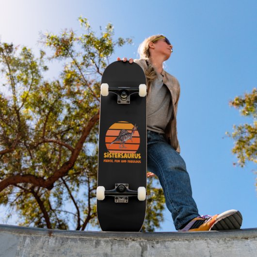 Grappige Sistersaurus Dino Zus Humor Ontwerp Persoonlijk Skateboard (Buiten 1)