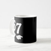 Grappige Six Seven 6 7 Meme Gen Alpha Jargon 67 Ha Koffiemok (Voorkant links)