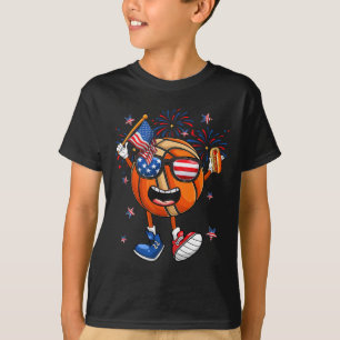 Grappige skelet houdt hotdog onafhankelijkheidsdag t-shirt