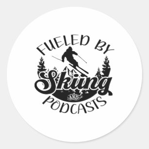 Grappige skiër grap gevoed door skiën en podcasts ronde sticker