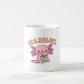Grappige Snaxolotl Munching op aardappelchips Koffiemok (Center)
