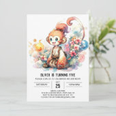 Grappige speelse aap verjaardag kaart (Staand voorkant)