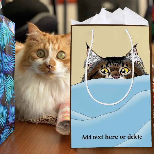 Grappige speelse gele tabby kat ochtend humor medium cadeauzakje