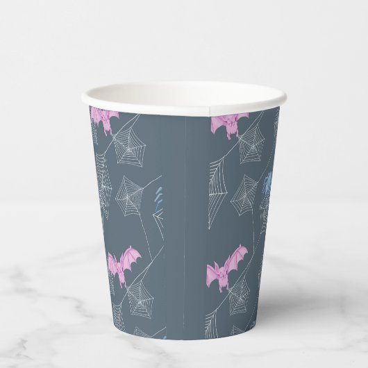 Grappige spin en vleermuis in een web papieren bekers (Rechts)