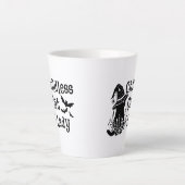 Grappige Spooky Cut Kinderloze Kattenvrouw Latte Mok (Voorkant)