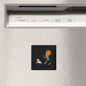 Grappige Spooky Humor Halloween Skeleton Chasing D Magneet (Insitu (Vaatwasser))