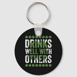 Grappige St. Patrick's Day-dranken Drinken goed me Sleutelhanger