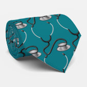 Grappige stethoscoop voor dokter op donker blauwgr stropdas (Opgerold)