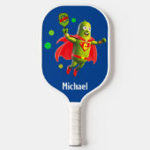 Grappige Super Pickleman op blauw gepersonaliseerd Pickleball Paddle (Voorkant)
