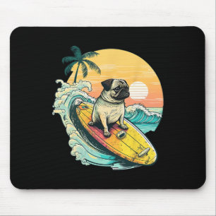 Grappige surfende pug op het strand huisdierliefhe muismat