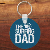 Grappige Surfende Vader Surfer Vaderdag Sleutelhanger (Voorkant)