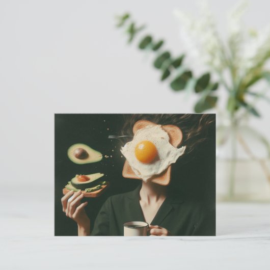 Grappige surrealistische eieren en toast ontbijt v briefkaart (Staand voorkant)
