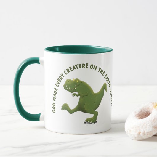 Grappige T rex cartoon God maakte elk schepsel Mok (Met donut)
