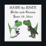 Grappige T-rex Dinosaurussen Bruid en bruidegom Tr Magneet<br><div class="desc">Prachtige grappige groene t-rex dinosaurus bruid en bruidegom bruiloft cartoon. Kan ook aangepaste tekst toevoegen en de achtergrondkleur wijzigen bij het bestellen.</div>