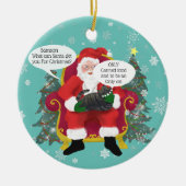 Grappige Tabby Cat bezoekt de Kerstman met hilaris Keramisch Ornament (Voorkant)