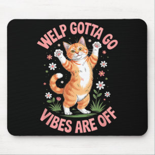 Grappige tabby kat welp moet gaan sarcastisch geze muismat