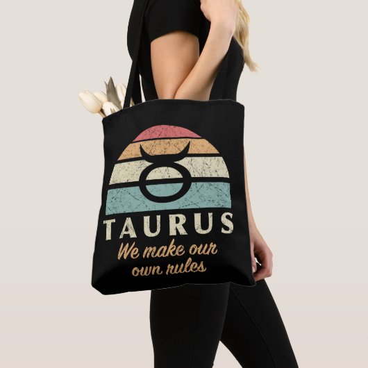 Grappige Taurus Zodiac regels Tote Bag (Dichtbij)