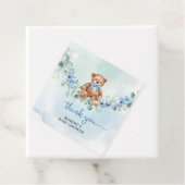 Grappige teddybeer stoffige blauwe bloemeneucalypt bedankjes labels (In situ)