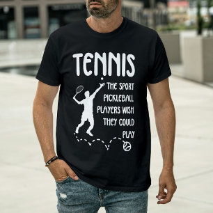 Grappige Tennis vs Pickleball Tennisspeler servere T-shirt