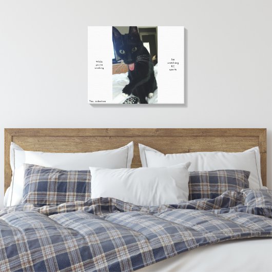 Grappige tong afstandsbediening kat art KC Sports Canvas Afdruk (Insitu (Slaapkamer))