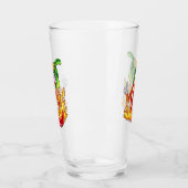 Grappige trotse brandweerman chili in brand geeft glas (Links)