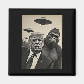 Grappige Trump Bigfoot-selfie met UFO's Weird Alie Magneet (Voorkant)