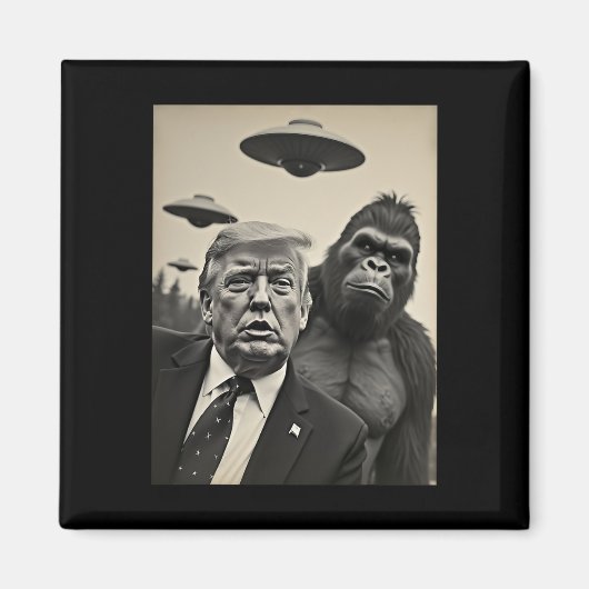 Grappige Trump Bigfoot-selfie met UFO's Weird Alie Magneet (Voorkant)