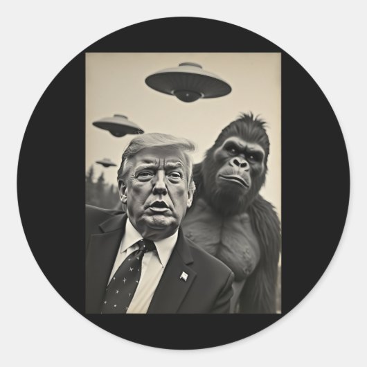 Grappige Trump Bigfoot-selfie met UFO's Weird Alie Ronde Sticker (Voorkant)