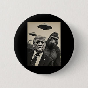 Grappige Trump Bigfoot Selfie Met Ufos Wezensvreem Ronde Button 5,7 Cm