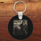 Grappige Trump Bigfoot Ufo Alien Ontmoeting Samenz Sleutelhanger (Voorkant)