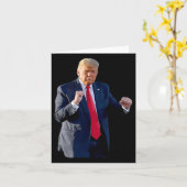 Grappige Trump dans dansen als een misdadiger stem Kaart (Gele Bloem)