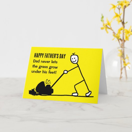 Grappige tuinman maaien Cartoon Vaderdag Kaart (Gele Bloem)