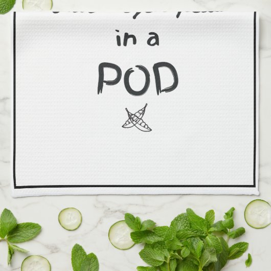 Grappige twee zwartogige erwten in een peul thee theedoek (Gevouwen)