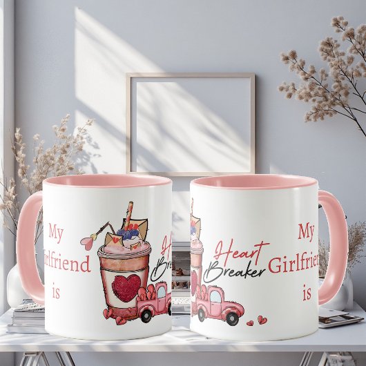 Grappige typografie Mijn vriendin is een hartbreke Mok