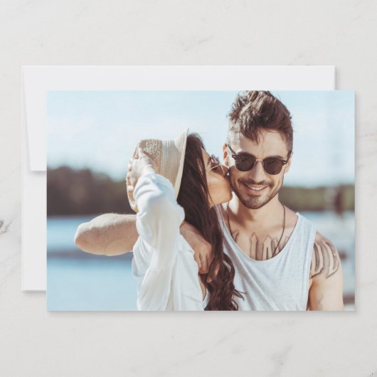 Grappige typografie Niets Fancy Foto Bruiloft Kaart (Achterkant)