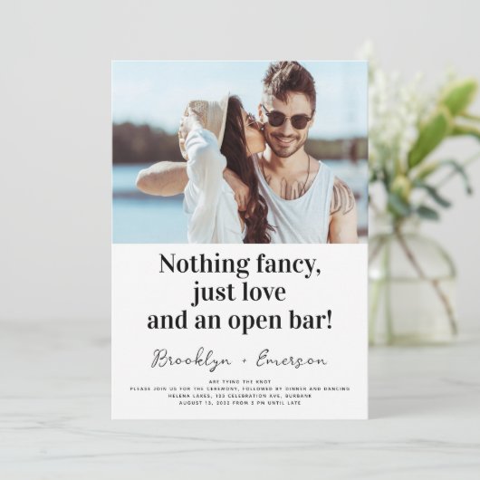 Grappige typografie Niets Fancy Foto Bruiloft Kaart (Staand voorkant)