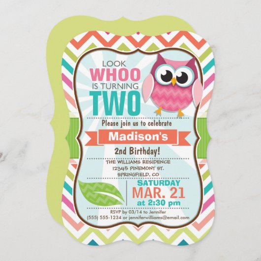 Grappige uil op Schattigee Chevron Pattern verjaar Kaart (Voorkant / Achterkant)