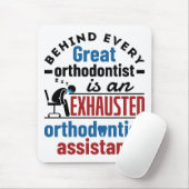 Grappige uitgeputte orthodontist assistent muismat (Met muis)