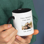 Grappige vaders dag als vader als zoon foto tweekleurige koffiemok<br><div class="desc">Snip & lach! Onze grappige Vaderdag-mok,  met een typemachinestijl. Zoals vader,  zoals zoon - vier de humor in elke slok! ☕😄 #DadJokes #FatherSonBond</div>