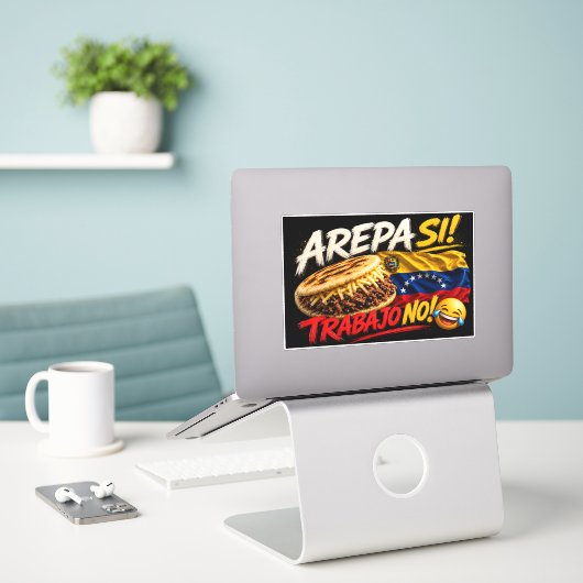 Grappige Venezolaanse Voedselsticker Sticker (Laptop op bureau)