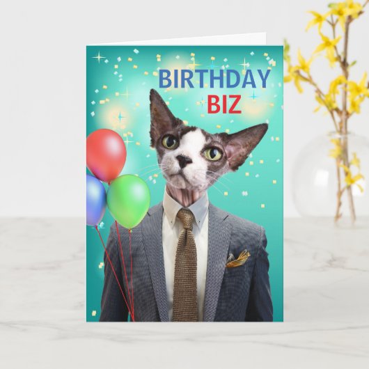 Grappige verjaardag Biz Cat in pak en Stropdas Kaart (Gele Bloem)