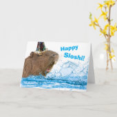 Grappige verjaardag Happy Sloshi Capybara Kaart (Gele Bloem)