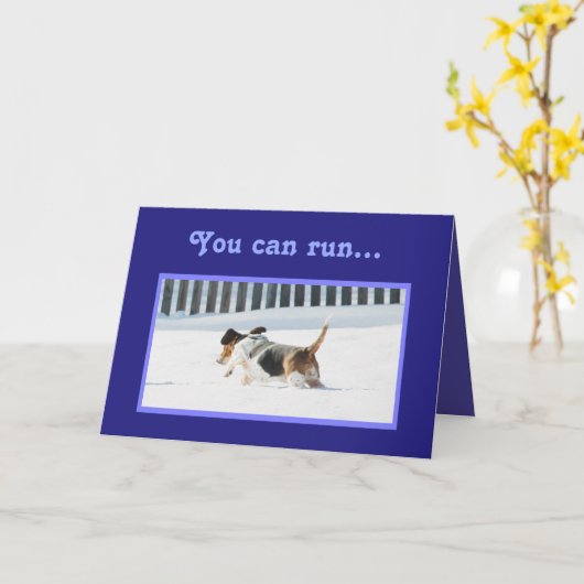 Grappige Verjaardag Kaart w / Running Basset & Cup (Gele Bloem)